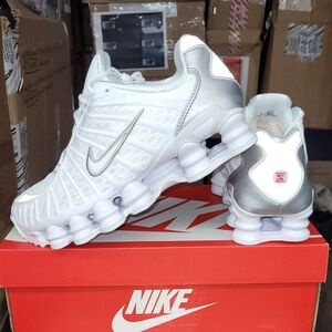 NIKE SHOX TL WOMEN US SIZE 8 BRAND NEW IN BOX